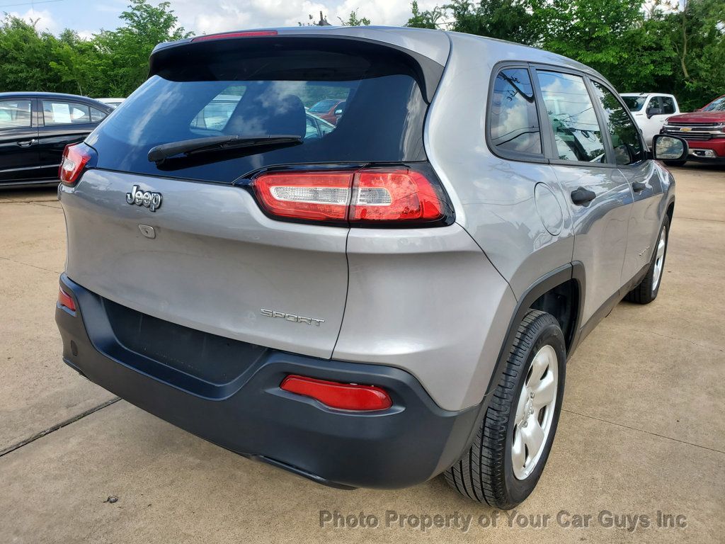 2016 Jeep Cherokee FWD 4dr Altitude - 23013187 - 8