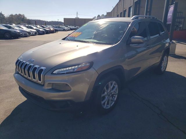 2016 Jeep Cherokee Latitude photo 4