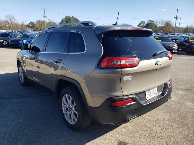 2016 Jeep Cherokee Latitude photo 5