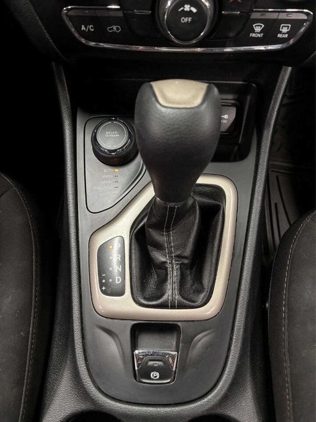 2016 Jeep Cherokee Latitude 4x4 4dr SUV - 22960687 - 27