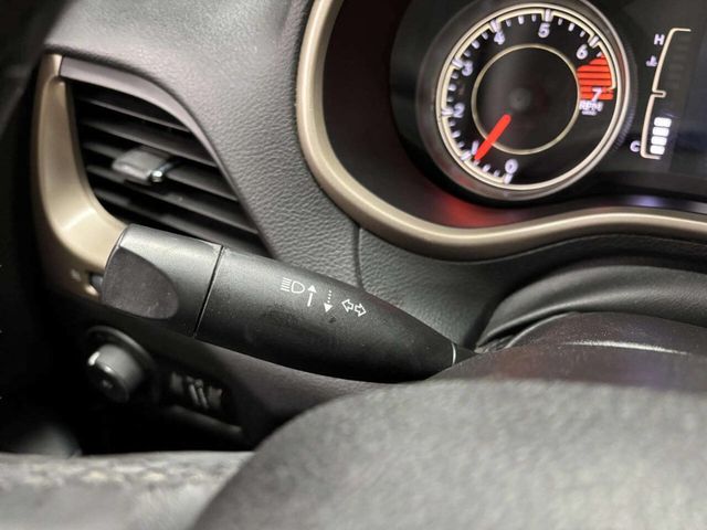 2016 Jeep Cherokee Latitude 4x4 4dr SUV - 22960687 - 32