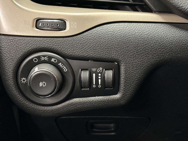 2016 Jeep Cherokee Latitude 4x4 4dr SUV - 22960687 - 36