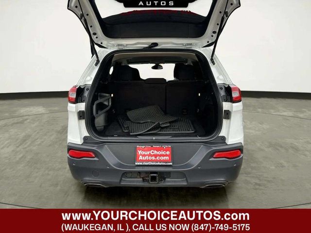 2016 Jeep Cherokee Latitude 4x4 4dr SUV - 23006800 - 12