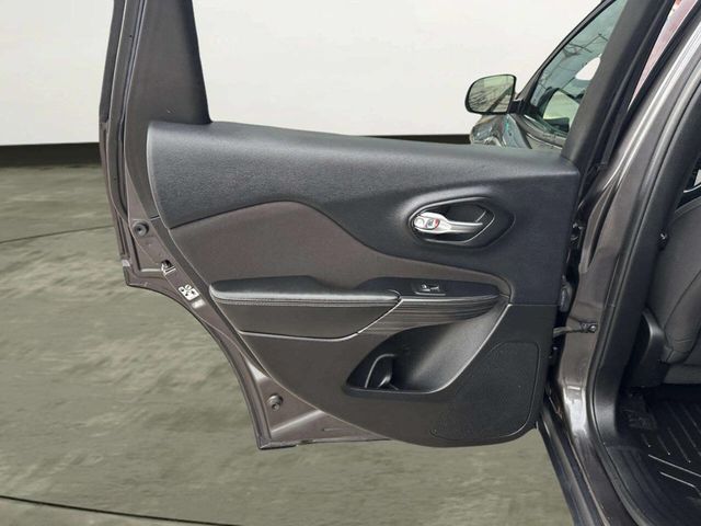 2016 Jeep Cherokee Latitude 4x4 4dr SUV - 23017468 - 11