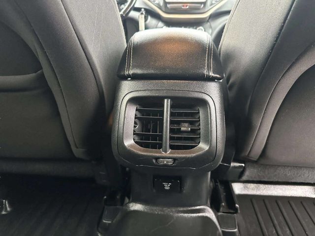 2016 Jeep Cherokee Latitude 4x4 4dr SUV - 23017468 - 16