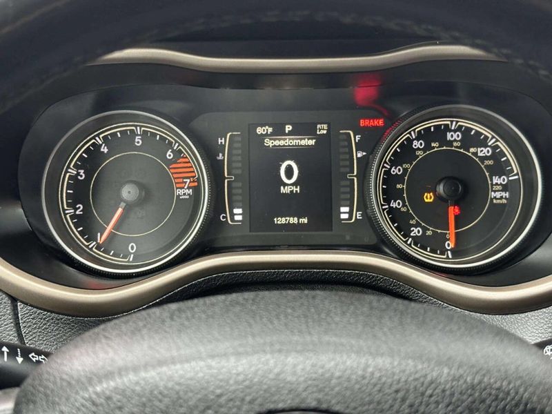 2016 Jeep Cherokee Latitude 4x4 4dr SUV - 23017468 - 24