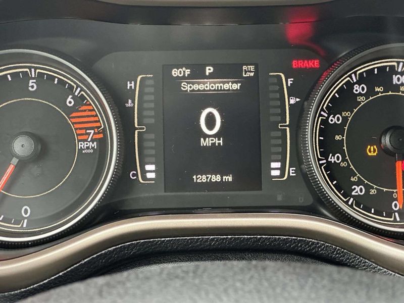 2016 Jeep Cherokee Latitude 4x4 4dr SUV - 23017468 - 25