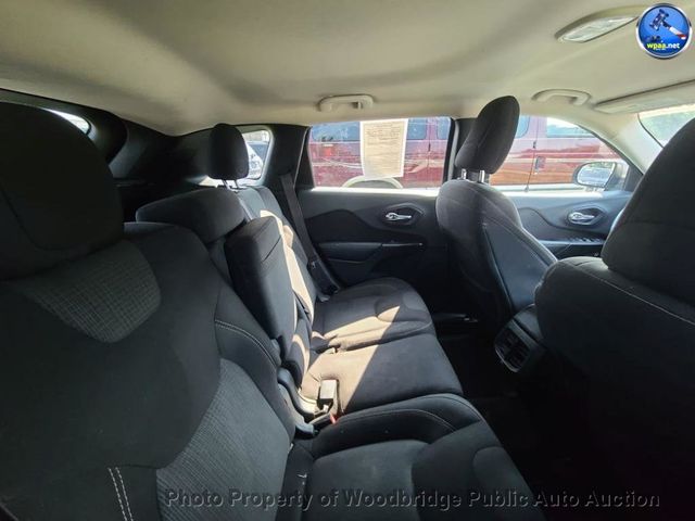 2016 Jeep Cherokee Latitude/Longitude/North - 23061571 - 10