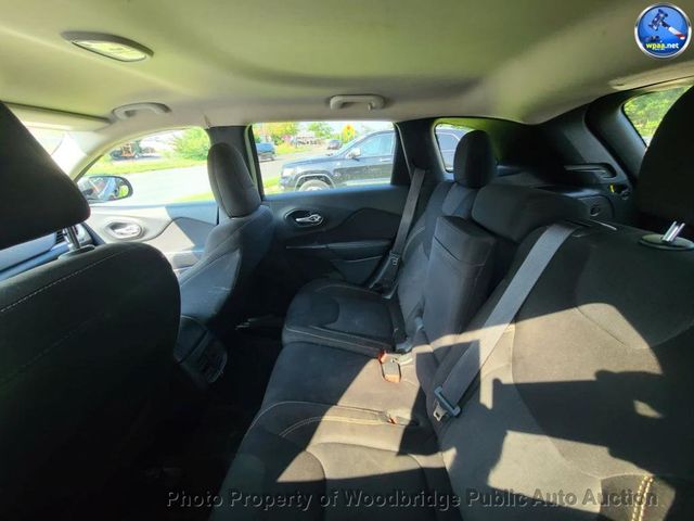 2016 Jeep Cherokee Latitude/Longitude/North - 23061571 - 8