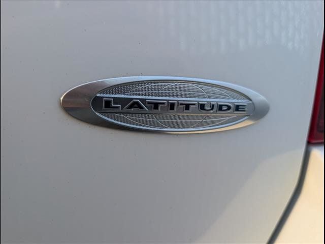 2016 Jeep Compass 4WD 4dr Latitude - 22939737 - 16