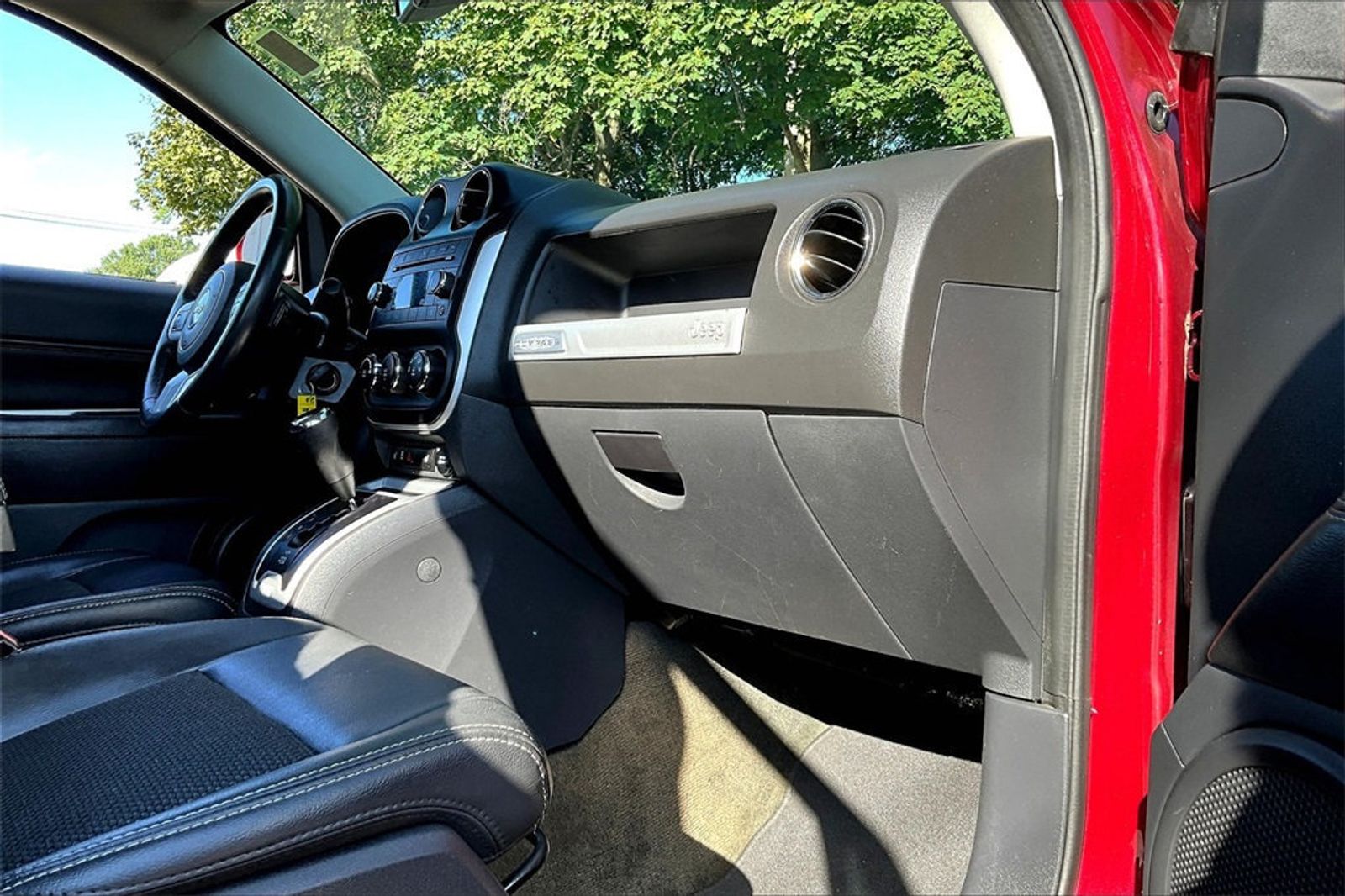 2016 Jeep Compass Latitude photo 12