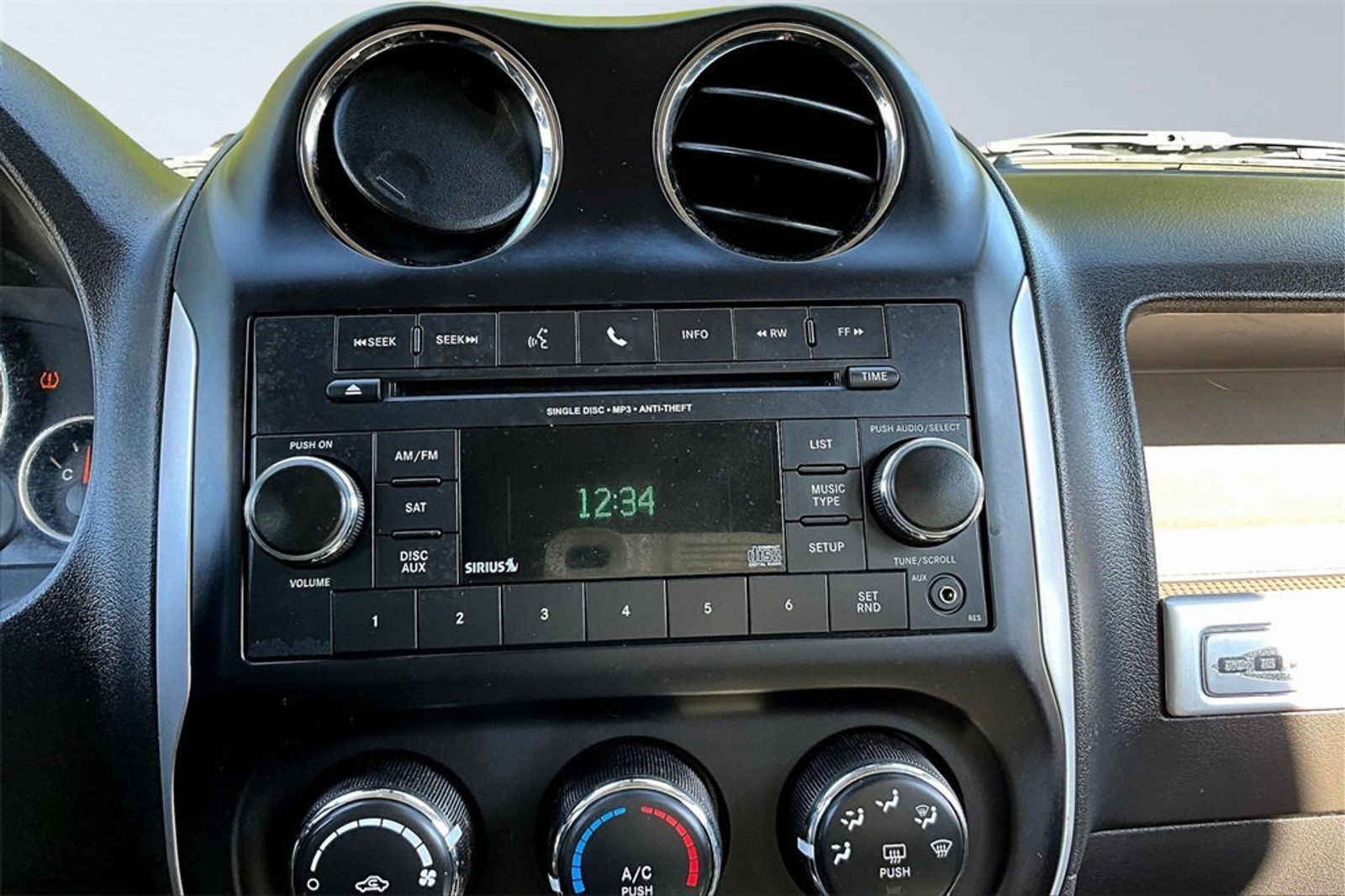 2016 Jeep Compass Latitude photo 25