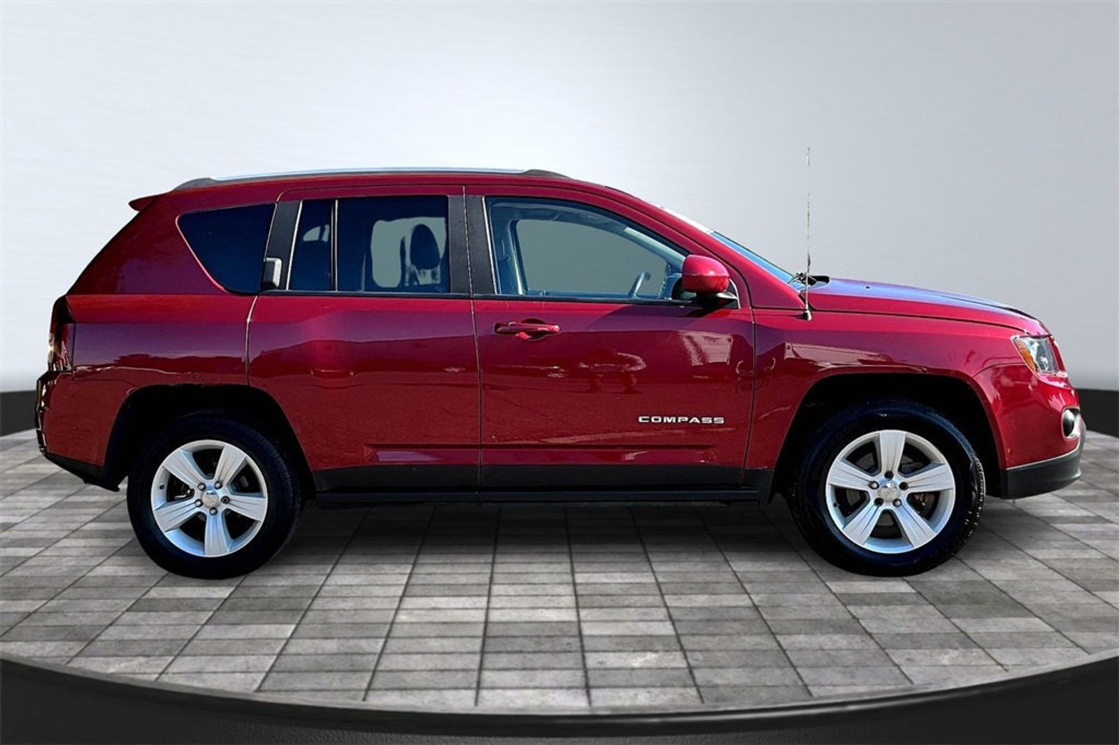 2016 Jeep Compass Latitude photo 8