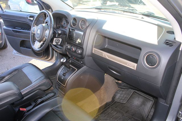 2016 Jeep Compass FWD 4dr 75th Anniversary - 22981592 - 10