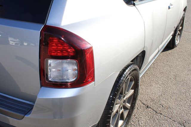 2016 Jeep Compass FWD 4dr 75th Anniversary - 22981592 - 17