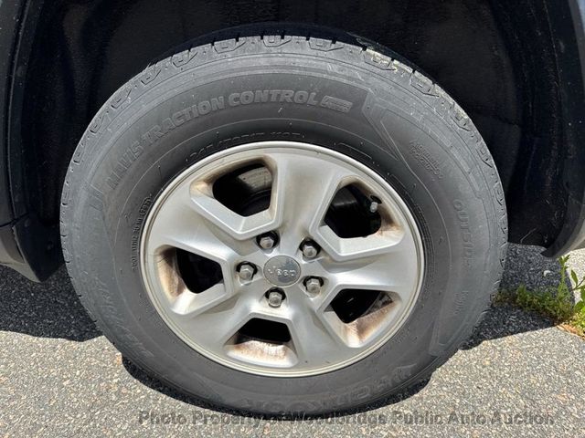 2016 Jeep Grand Cherokee 4WD 4dr Laredo - 23038784 - 12