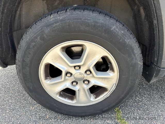 2016 Jeep Grand Cherokee 4WD 4dr Laredo - 23038784 - 13