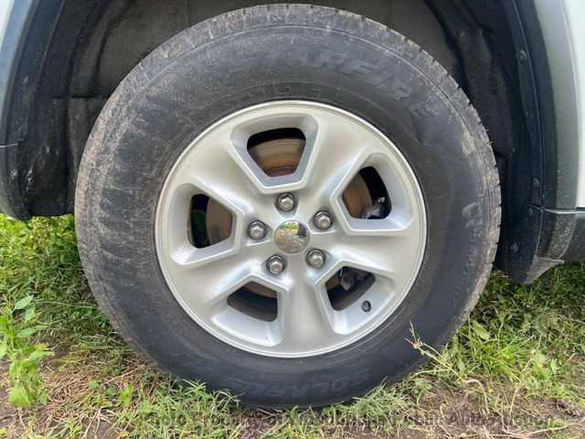 2016 Jeep Grand Cherokee 4WD 4dr Laredo - 23082799 - 13