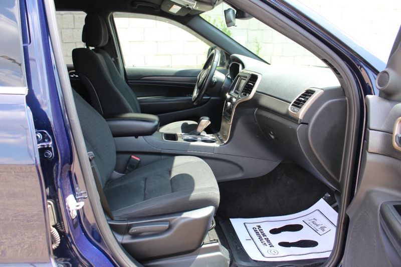 2016 Jeep Grand Cherokee 4WD 4dr Laredo - 22879651 - 14