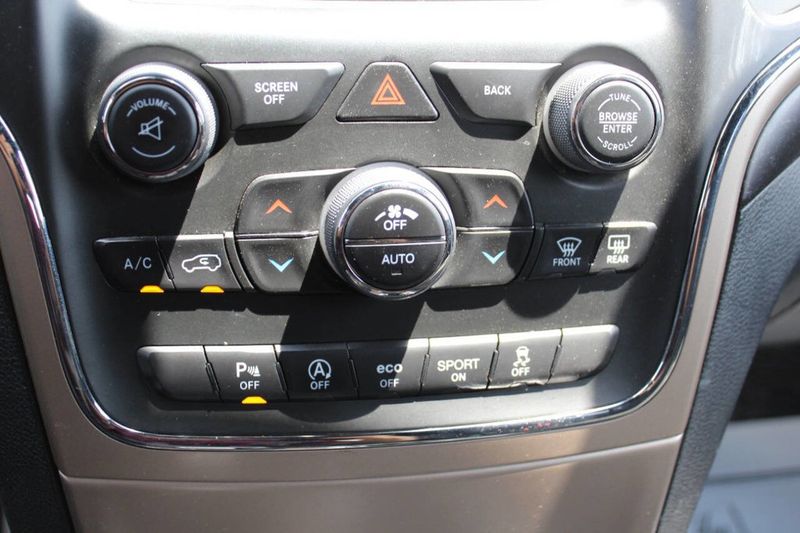 2016 Jeep Grand Cherokee 4WD 4dr Laredo - 22879651 - 23