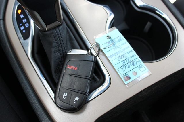 2016 Jeep Grand Cherokee 4WD 4dr Laredo - 22879651 - 24