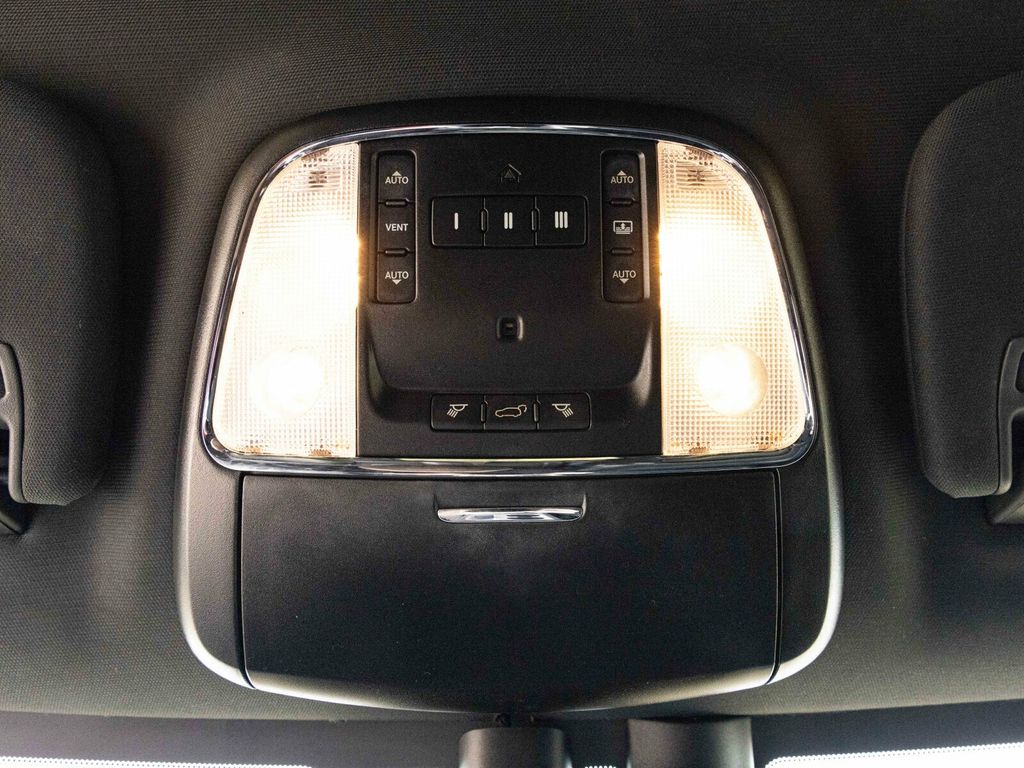 2016 Jeep Grand Cherokee 75th Anniversary Luxury Group, Uconnect 8.4 Nav - 22958195 - 45