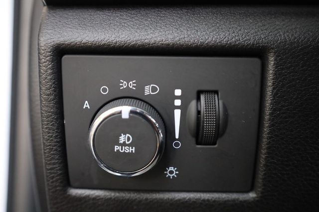 2016 Jeep Grand Cherokee Laredo - 23022809 - 36
