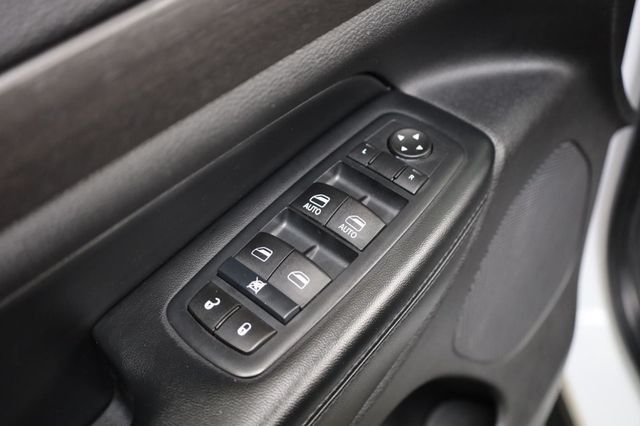 2016 Jeep Grand Cherokee Laredo - 23022809 - 38