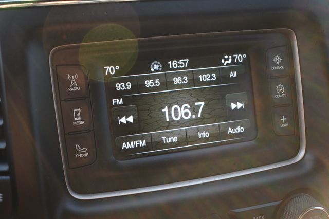 2016 Jeep Grand Cherokee RWD 4dr Laredo - 22990101 - 35