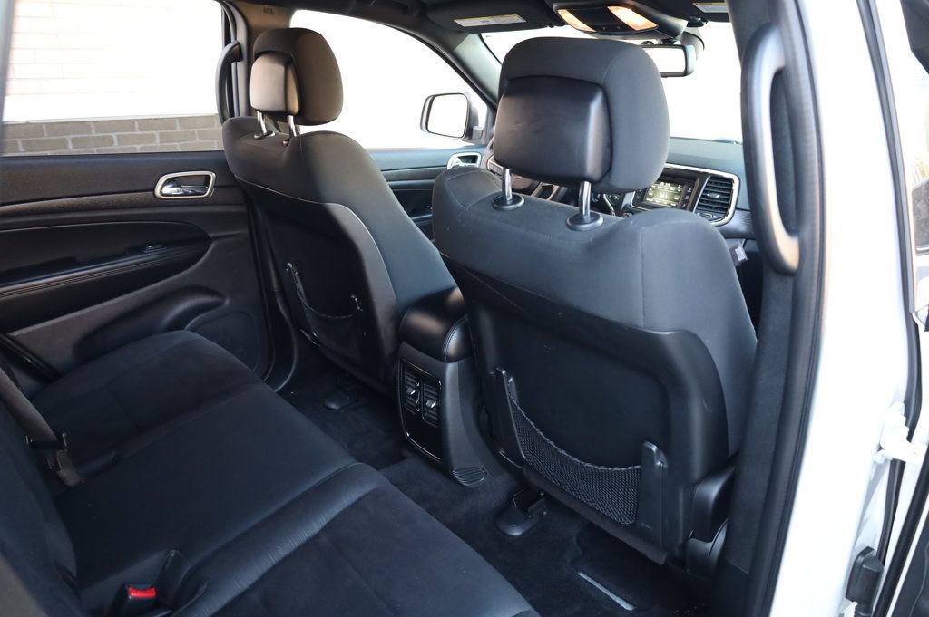 2016 Jeep Grand Cherokee Laredo E photo 24