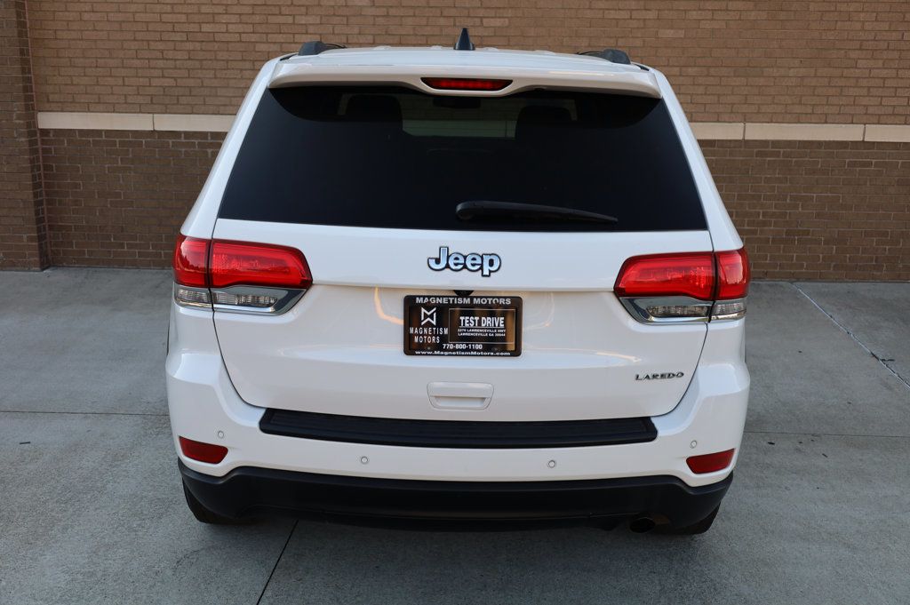 2016 Jeep Grand Cherokee Laredo E photo 9