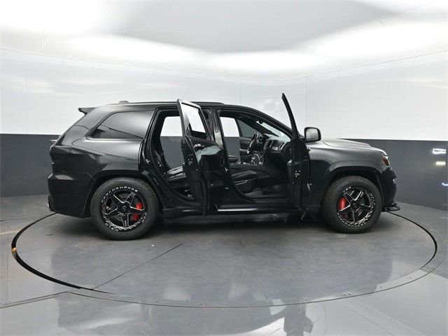 2016 Jeep Grand Cherokee SRT8 Night photo 32