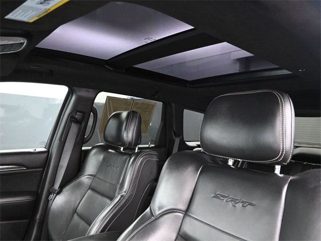 2016 Jeep Grand Cherokee SRT8 Night photo 4