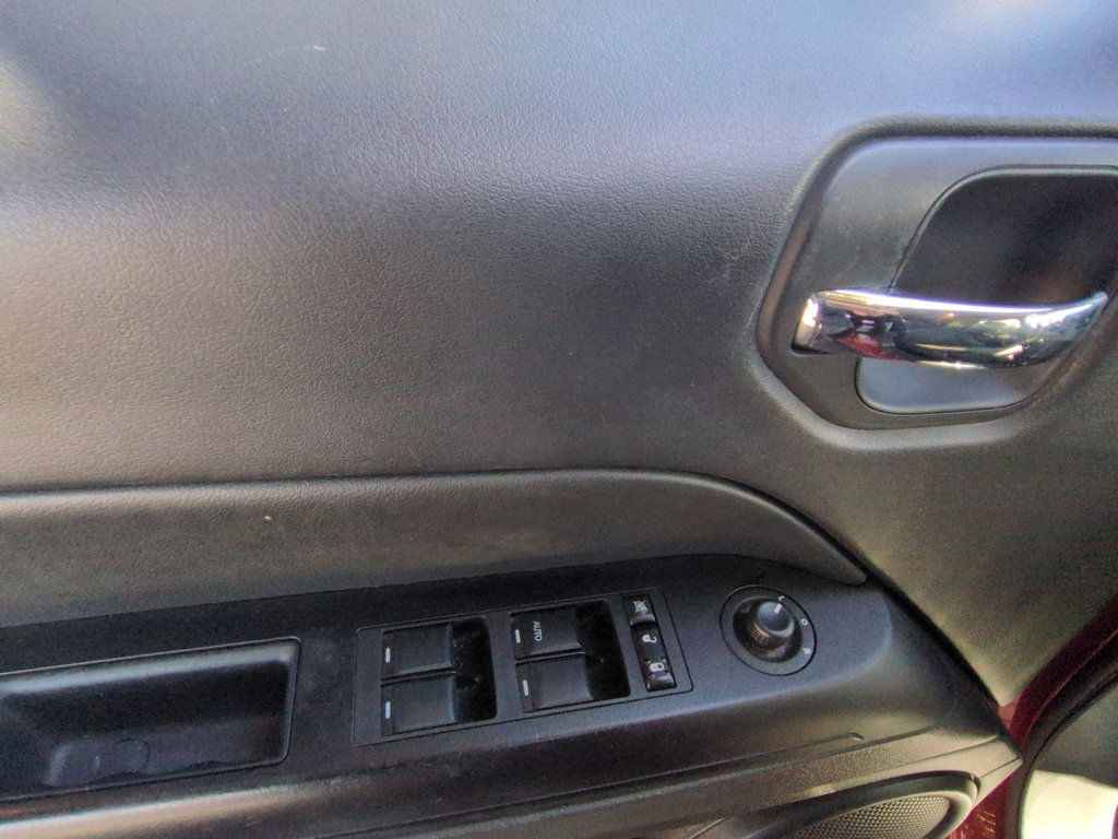 Jeep Patriot FWD 4dr Latitude photo 12