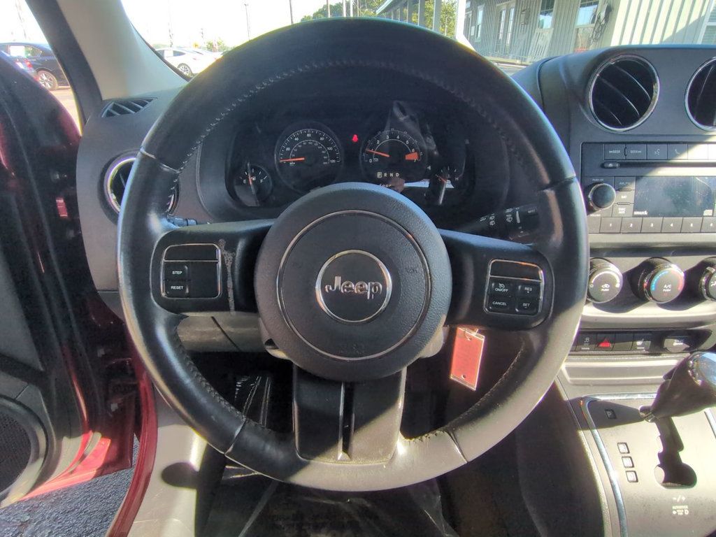Jeep Patriot FWD 4dr Latitude photo 15