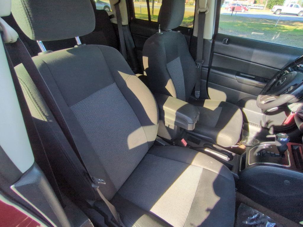 Jeep Patriot FWD 4dr Latitude photo 19