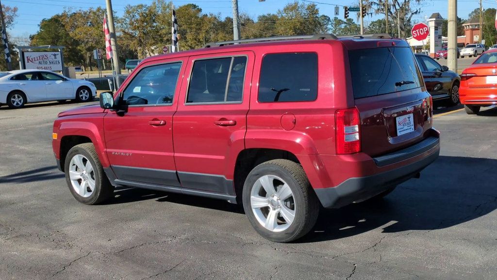 Jeep Patriot FWD 4dr Latitude photo 6
