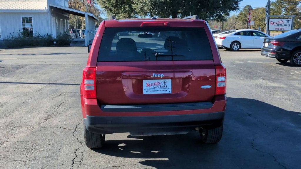 Jeep Patriot FWD 4dr Latitude photo 7