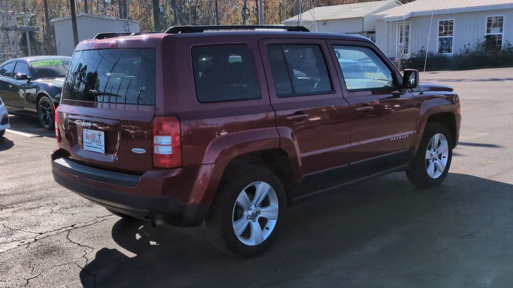 Jeep Patriot FWD 4dr Latitude photo 8