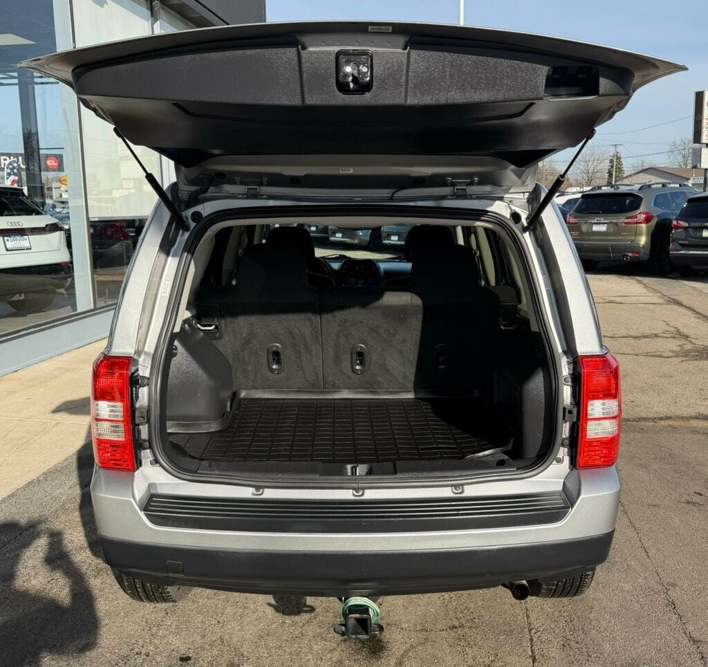 2016 Jeep Patriot FWD 4dr Latitude - 22990155 - 23