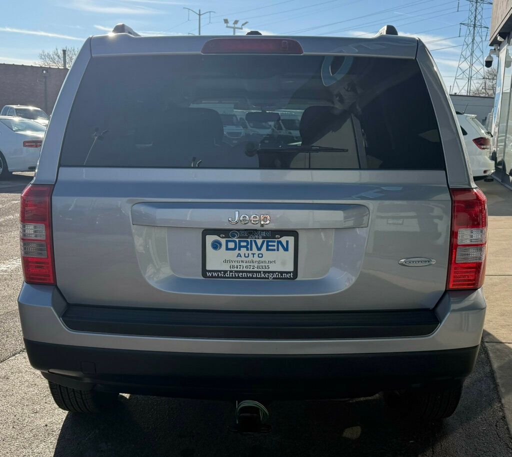 2016 Jeep Patriot FWD 4dr Latitude - 22990155 - 3