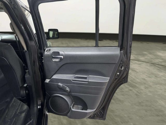 2016 Jeep Patriot Sport 4dr SUV - 23012861 - 16