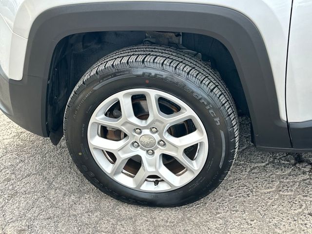 2016 Jeep Renegade 4WD 4dr Latitude - 23014021 - 11