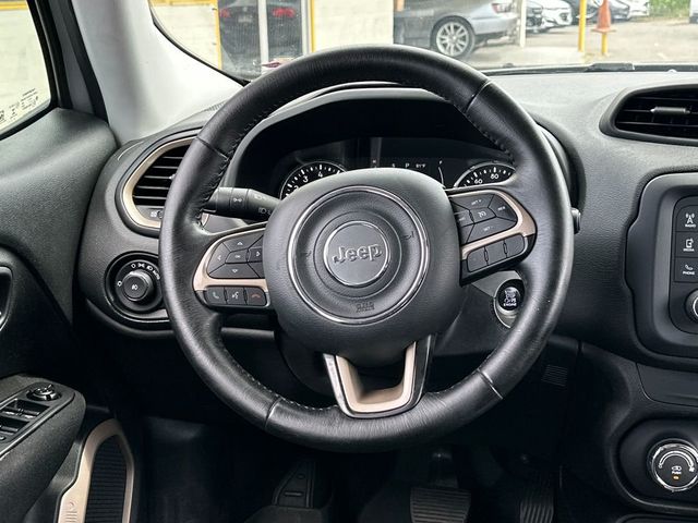 2016 Jeep Renegade 4WD 4dr Latitude - 23014021 - 17