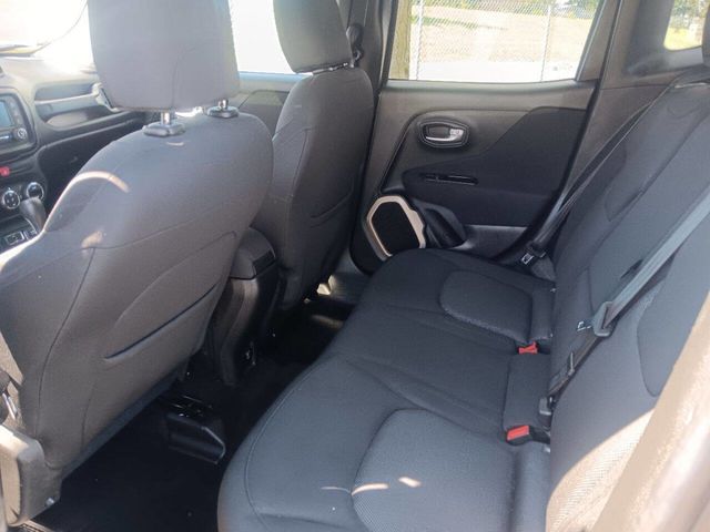2016 Jeep Renegade 4WD 4dr Latitude - 23008018 - 5