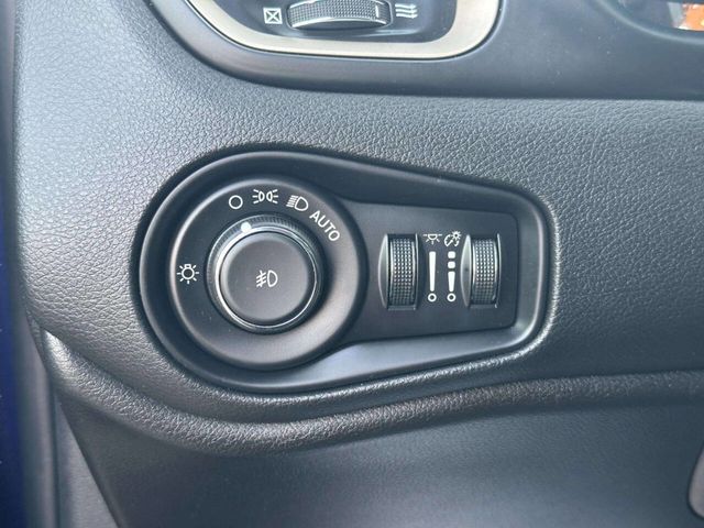 2016 Jeep Renegade 4WD 4dr Latitude - 23057205 - 27