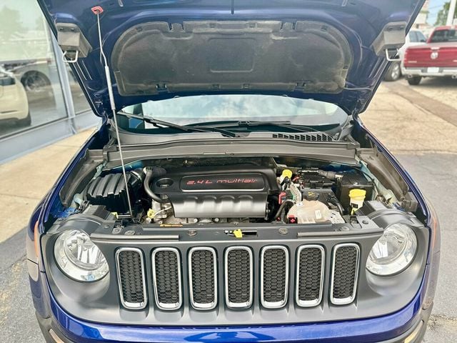 2016 Jeep Renegade 4WD 4dr Latitude - 22524358 - 8