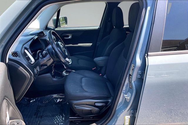2016 Jeep Renegade 4WD 4dr Latitude - 23035920 - 9