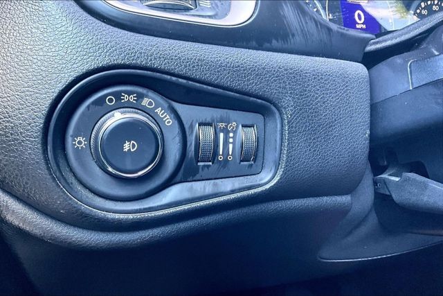 2016 Jeep Renegade 4WD 4dr Latitude - 23035920 - 25