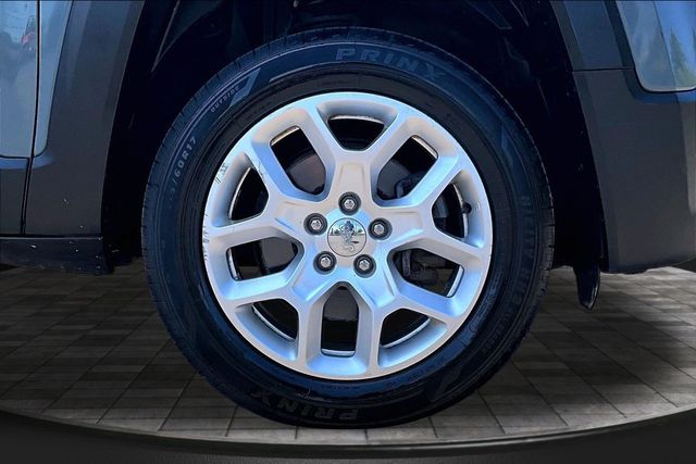 2016 Jeep Renegade 4WD 4dr Latitude - 23035920 - 29